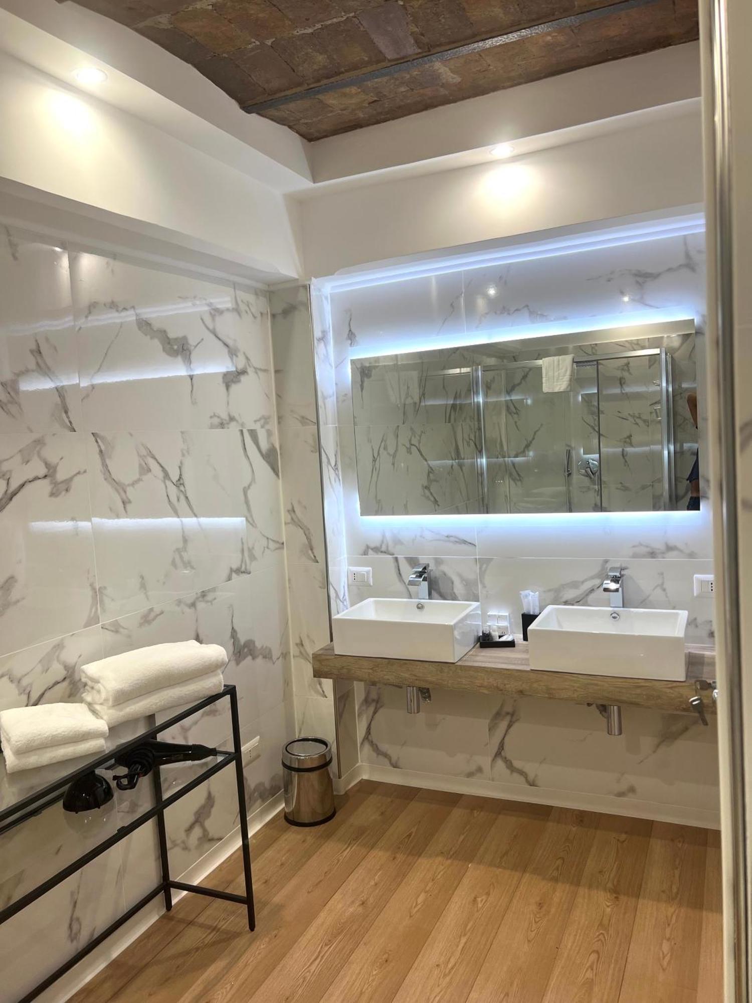 Miluar Luxury B&B - Vanvitelli Napoli Esterno foto