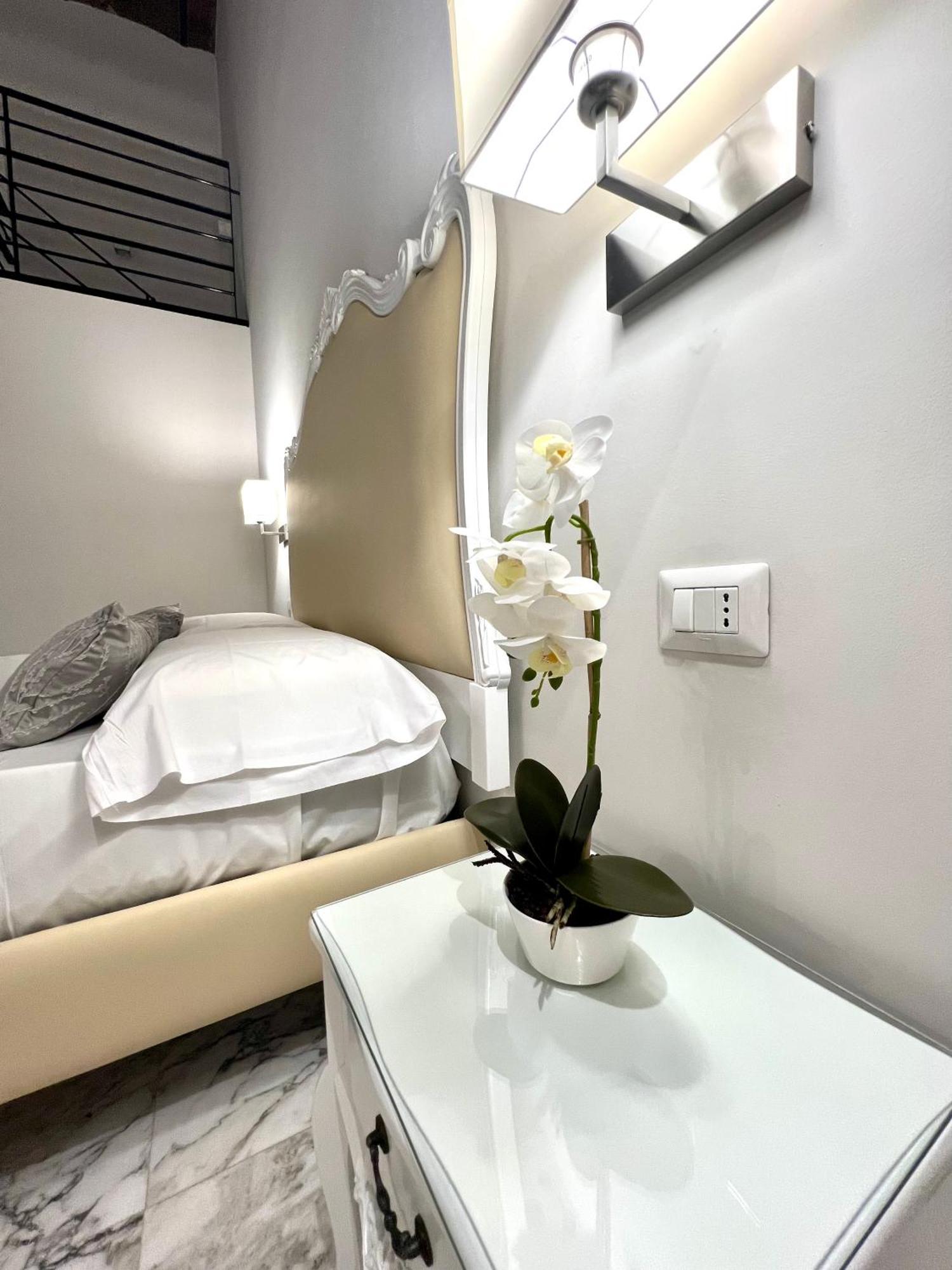 Miluar Luxury B&B - Vanvitelli Napoli Esterno foto